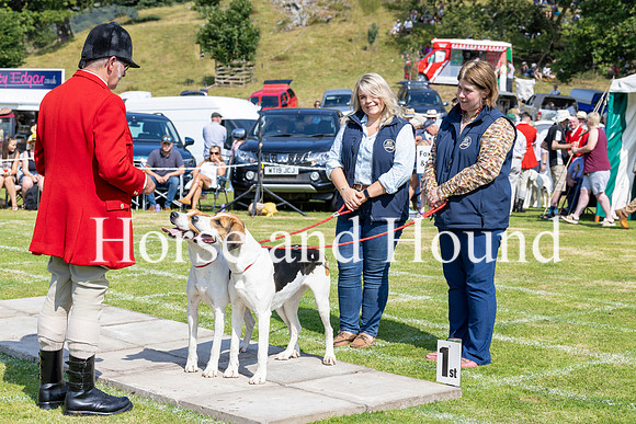 Rydale018 Winning Cuple of Foxhounds, Barry Todhunter with daughters Diane Todhunter and Gillian Tod