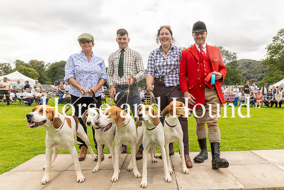 0007. Winner of the Group of Foxhounds. Ullswater with Sharon Hemes, Joe Tailforth Ann Tyson and Johns Weller MFH