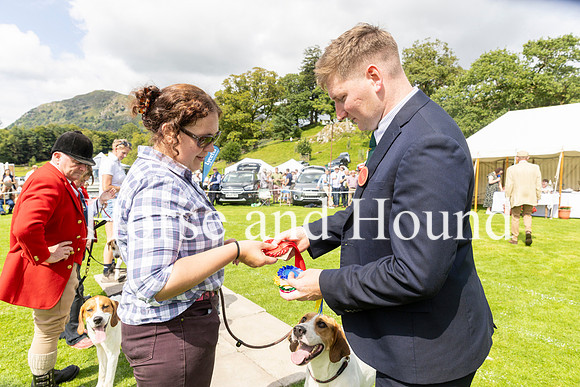 0032. Judge Robbie Savage gives 1st Prize to Ulswater Gambler walked by Ann Tyson